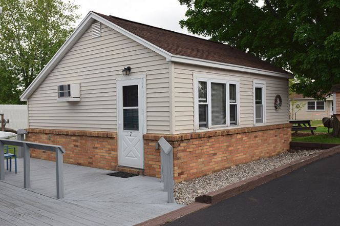 Pleasant Valley Resort Motel - From Web Listing (newer photo)